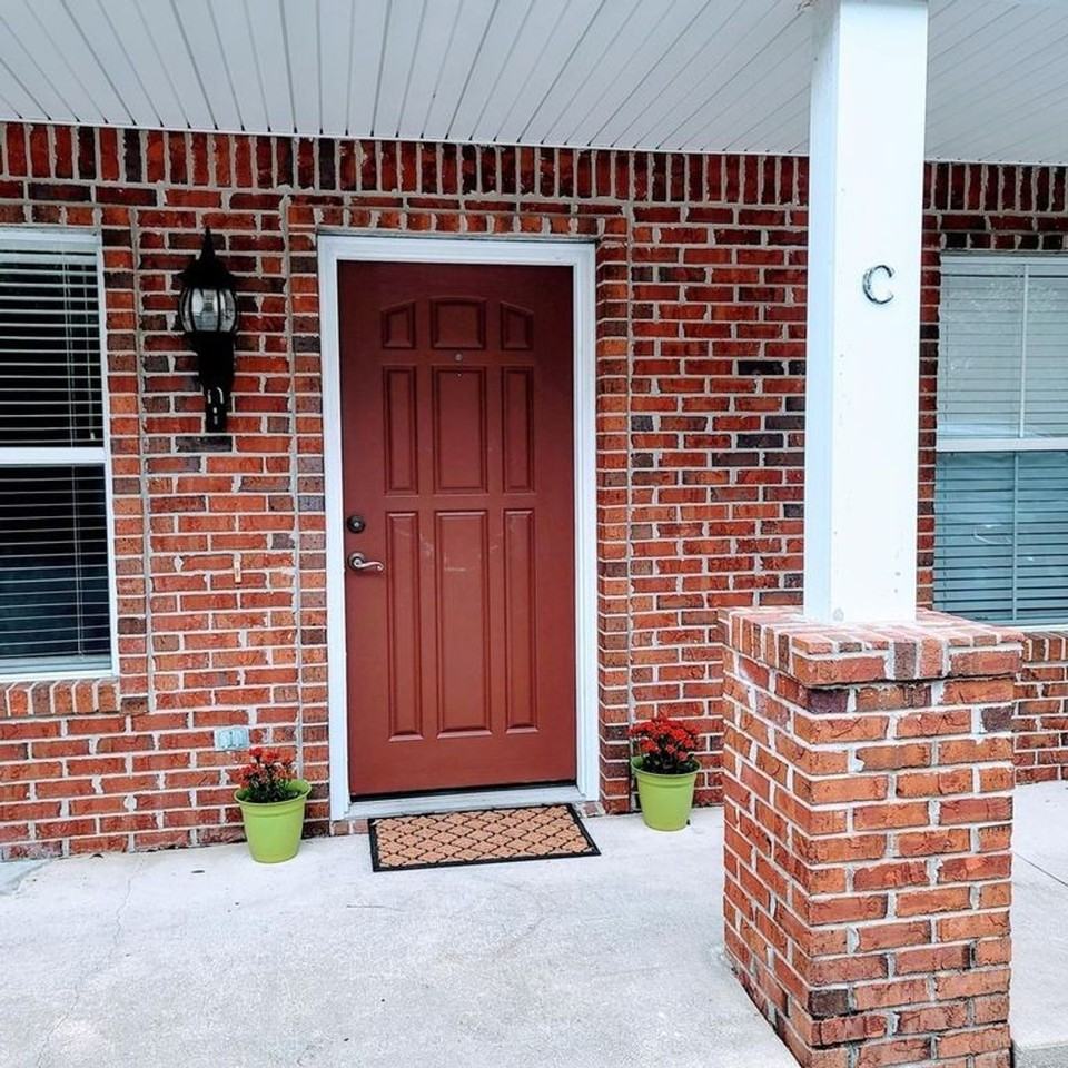 108 Hawkins Rd - Photo 2 of 15