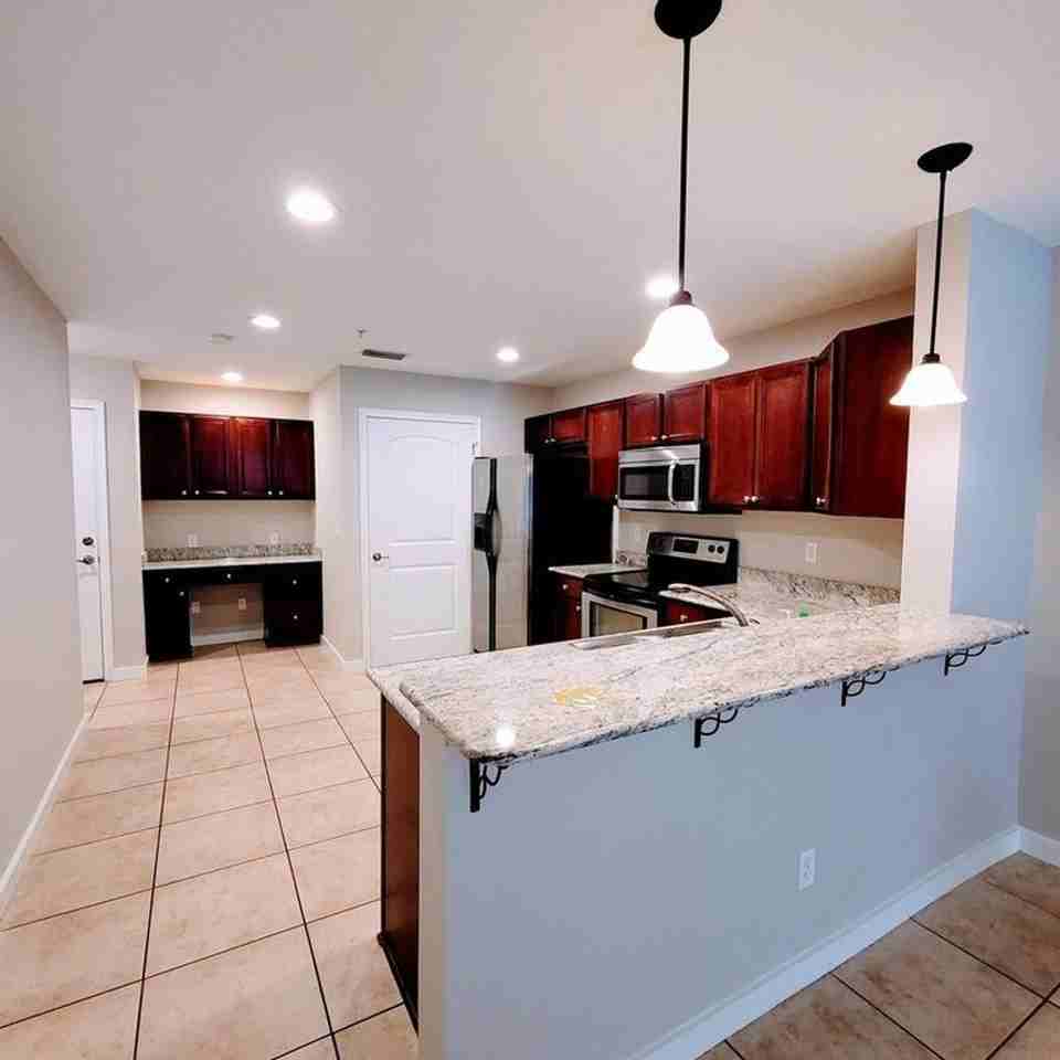 108 Hawkins Rd - Photo 4 of 15