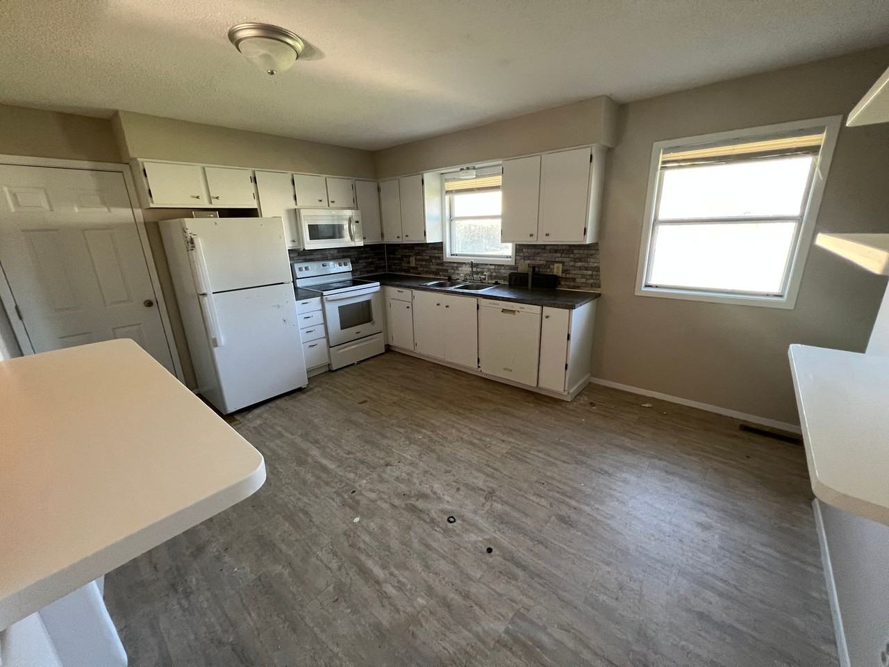 114 N Kyle Ave - Photo 6 of 17