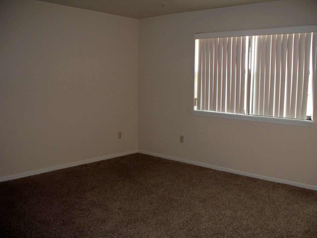 350 S Wildwood Dr #12 - Photo 2 of 11