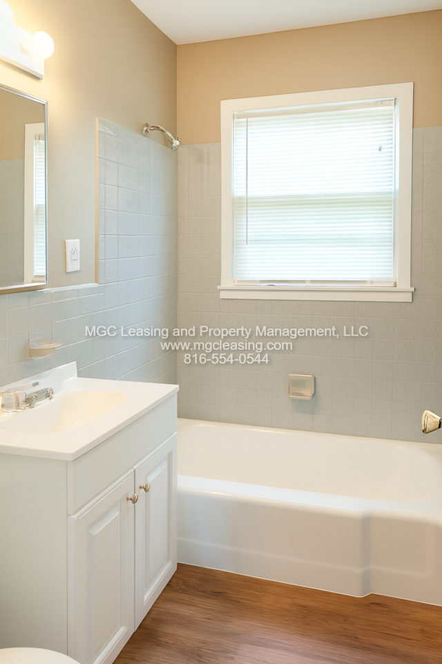 10407 E 78th Ter - Photo 4 of 9