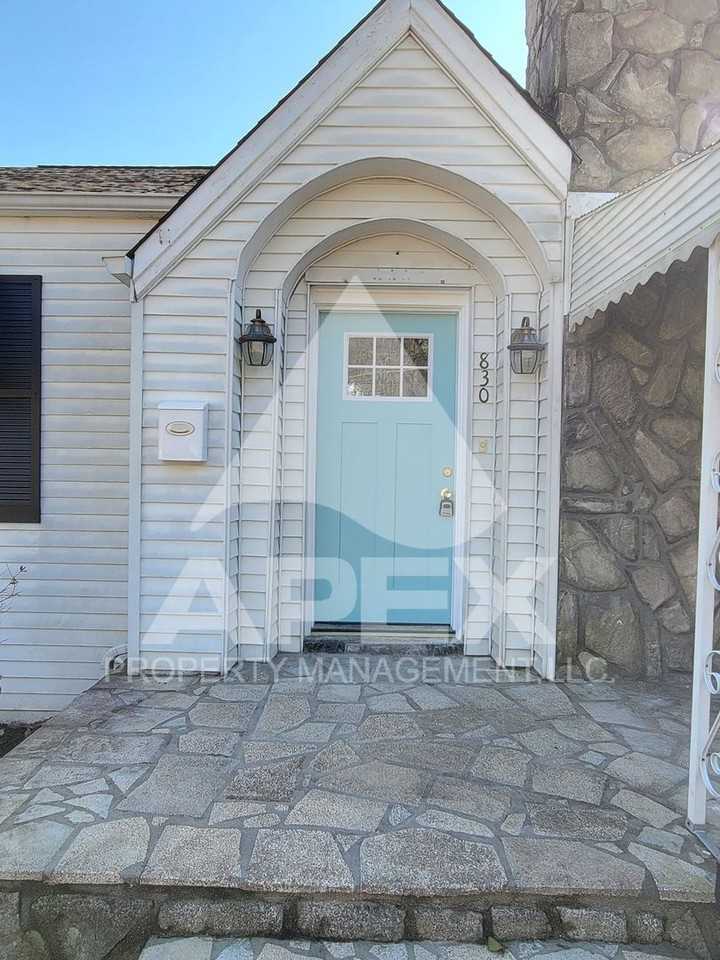 830 Freemason St - Photo 4 of 28