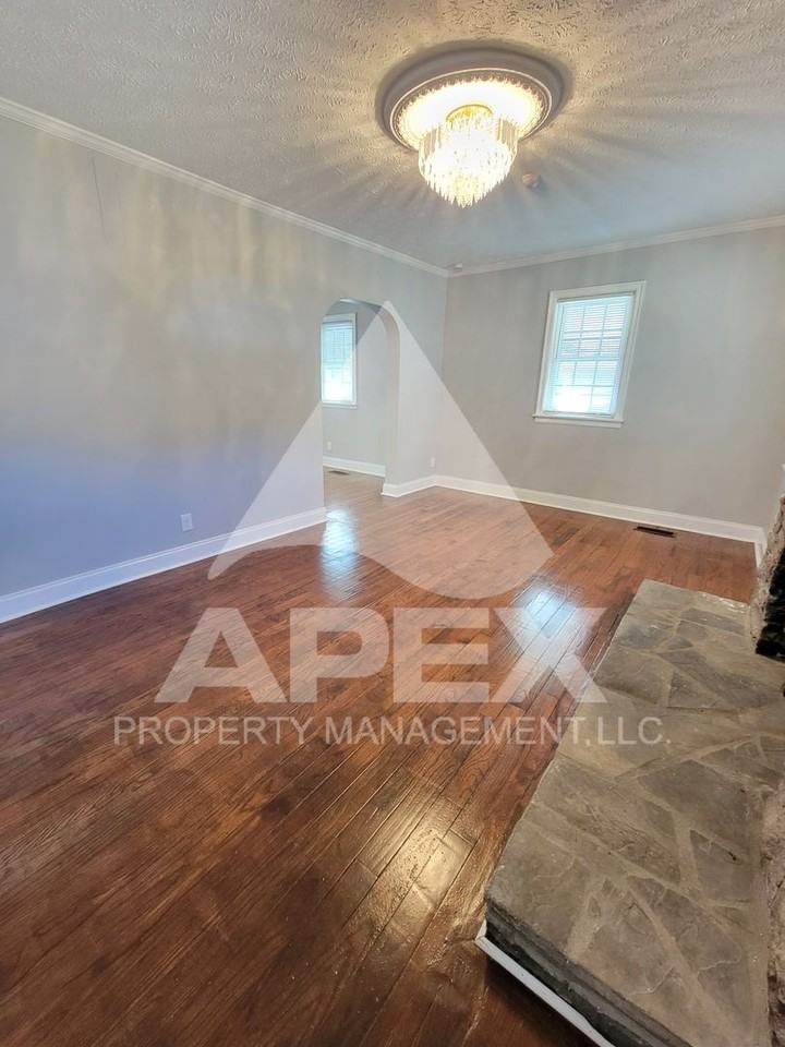 830 Freemason St - Photo 5 of 28