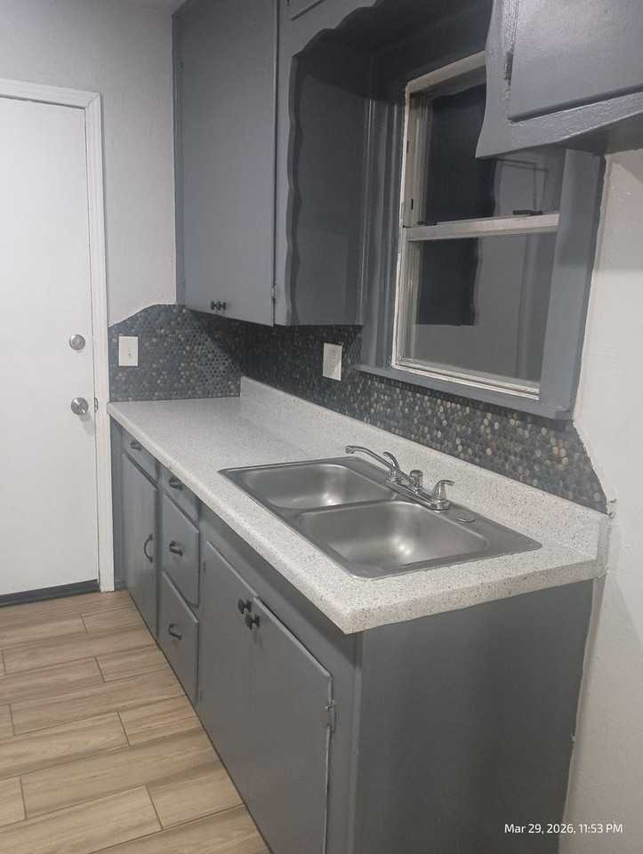 3309 Se 19th St - Photo 4 of 6