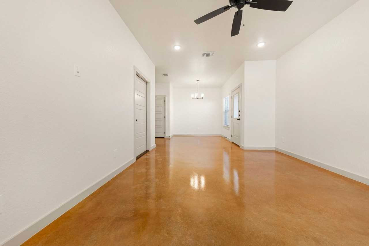 1912 Caspian Trail - Photo 5 of 24