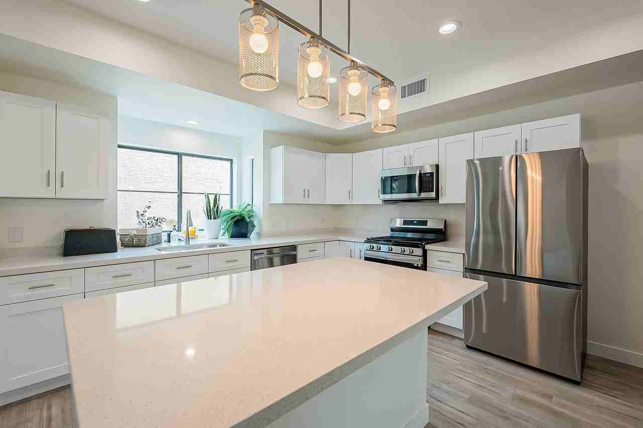 1020 E Spence Ave #1003 - Photo 3 of 40