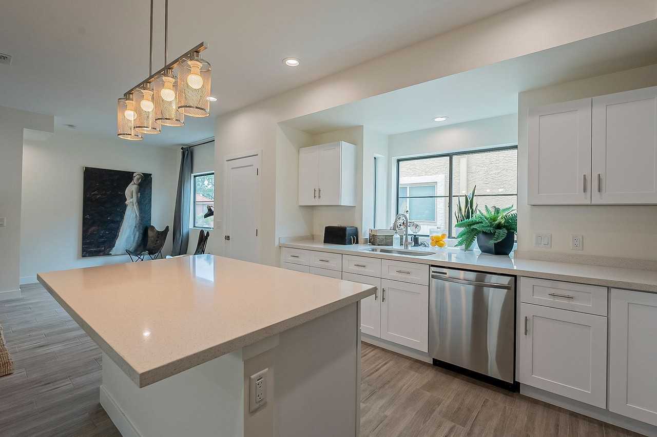 1020 E Spence Ave #1003 - Photo 4 of 40