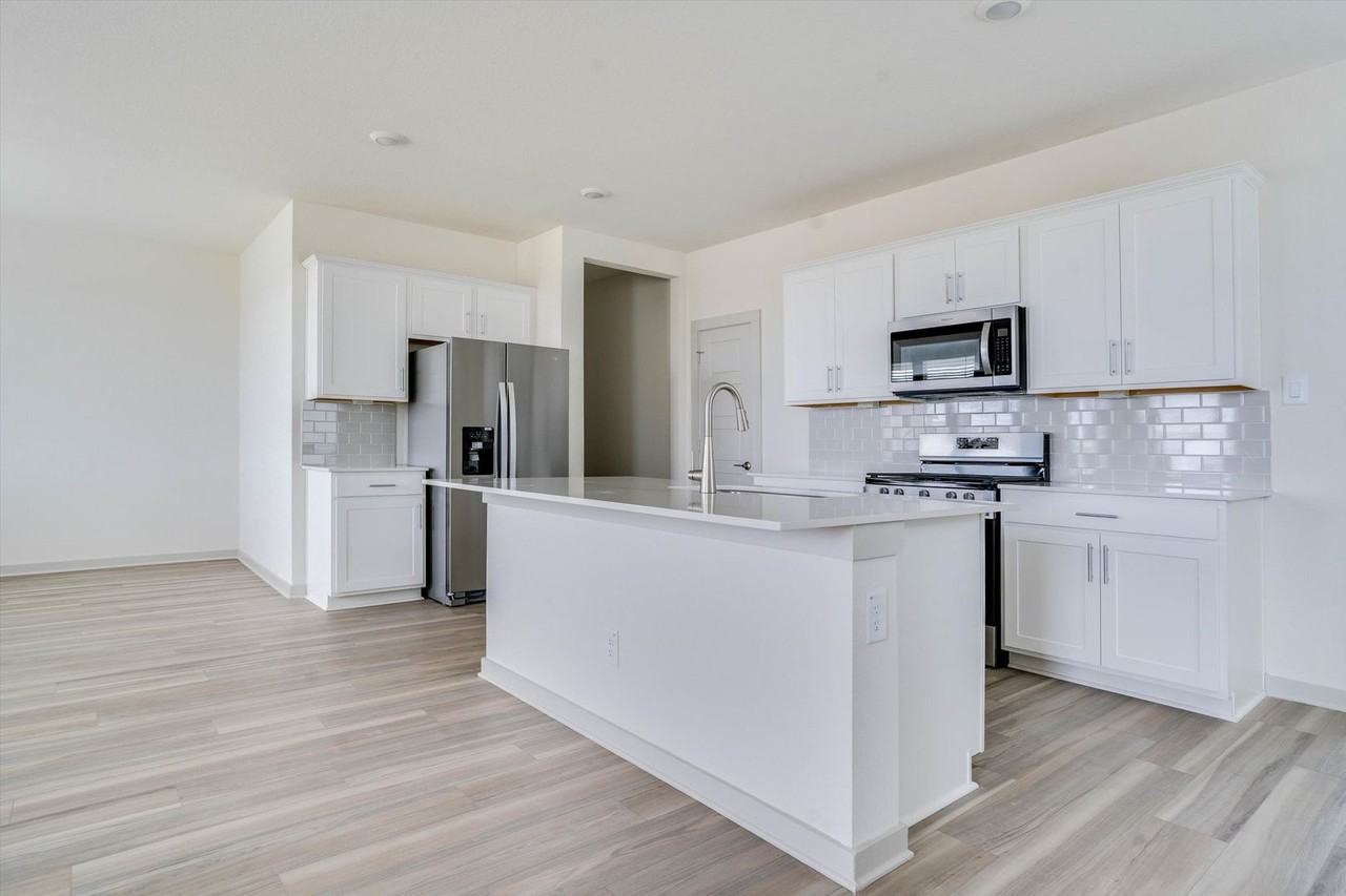 428 Millbrook Blvd - Photo 3 of 21