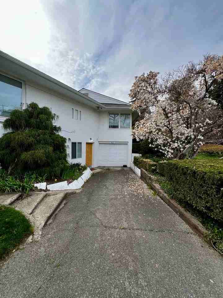 416 S 23rd Ave - Photo 3 of 32