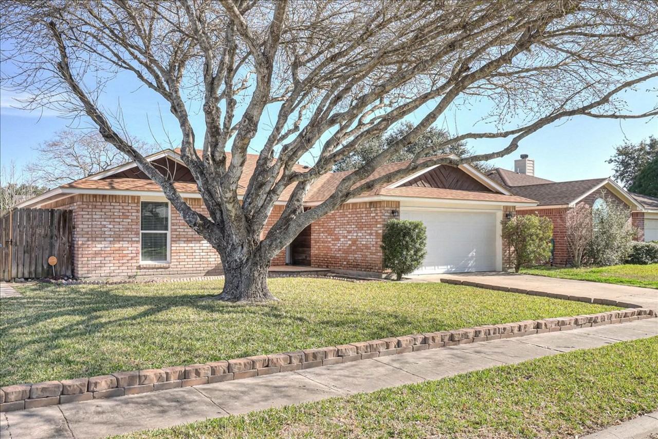 7314 Ottawa Cir - Photo 2 of 43