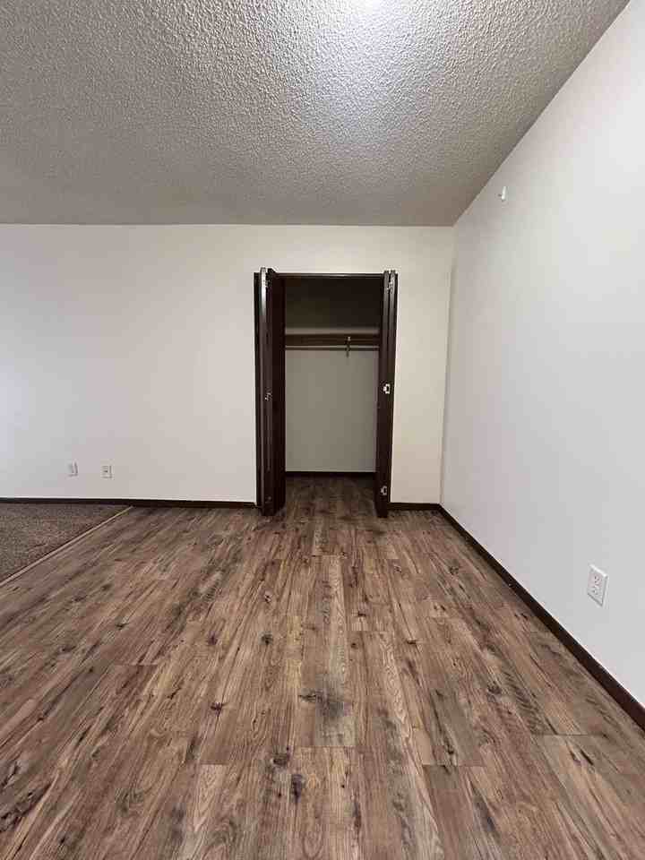 311 S Eaton Ave - Photo 2 of 9