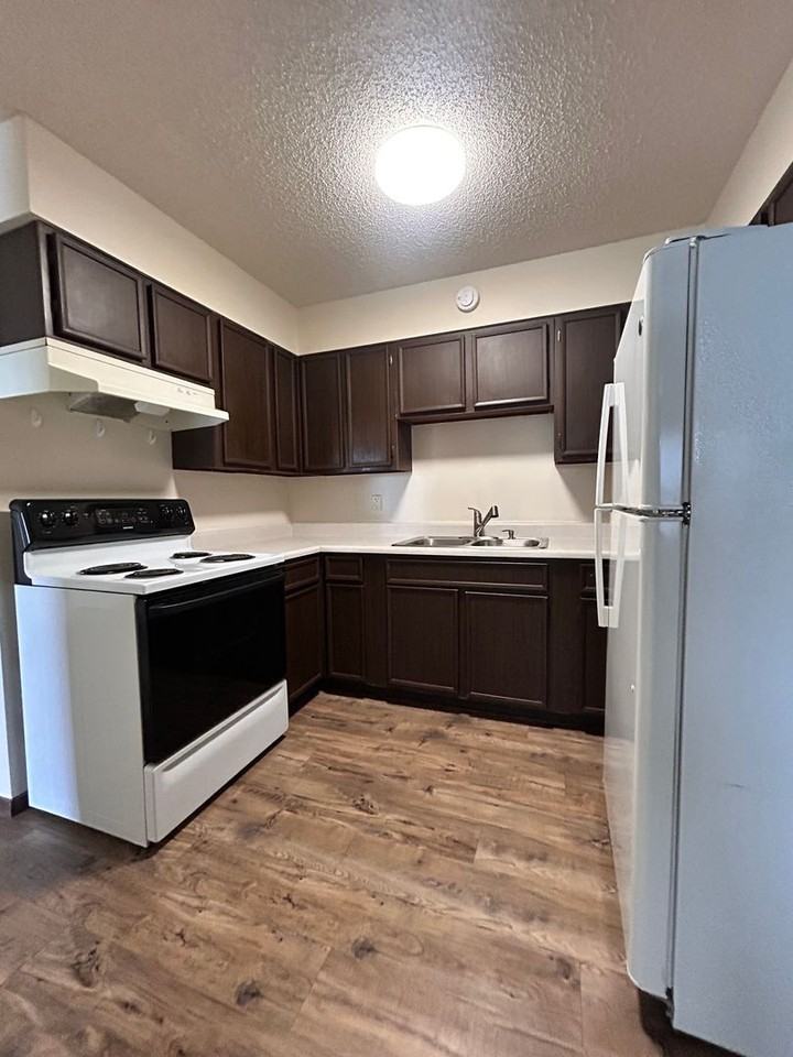 311 S Eaton Ave - Photo 3 of 9