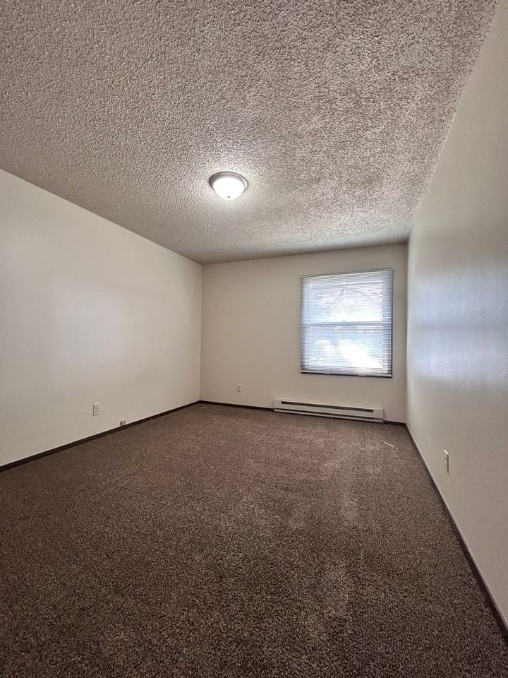 311 S Eaton Ave - Photo 6 of 9