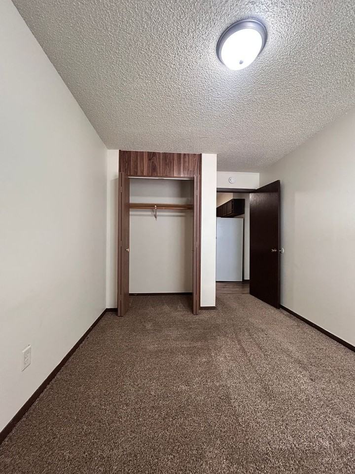 311 S Eaton Ave - Photo 7 of 9