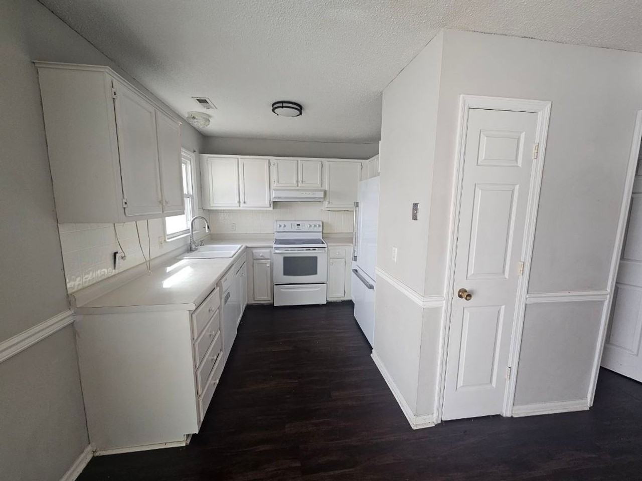 304 Bracken Pl - Photo 3 of 10