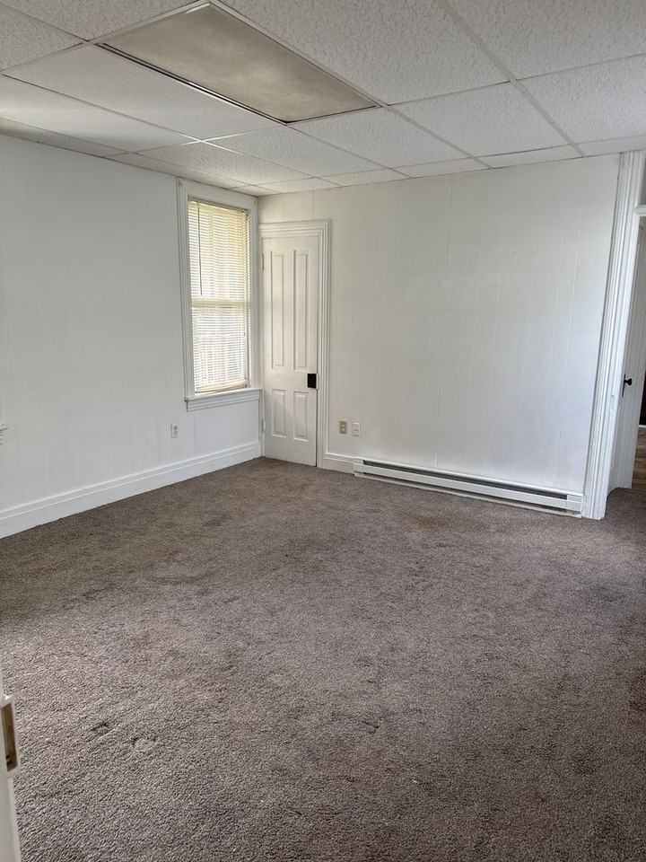 124 Pershing Ave - Photo 3 of 8