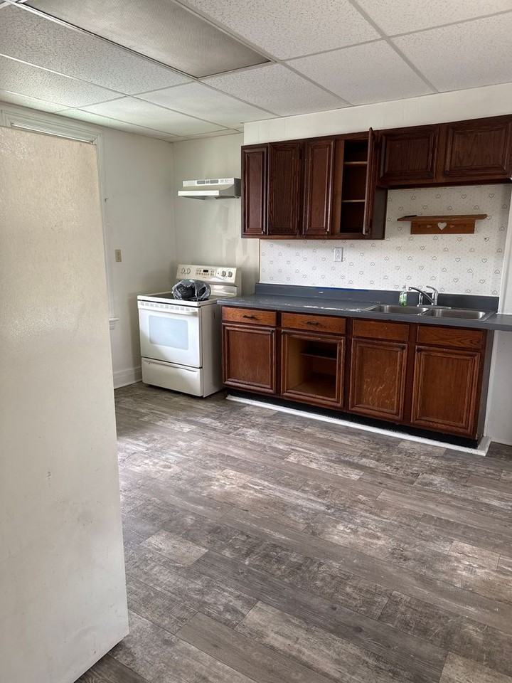 124 Pershing Ave - Photo 4 of 8