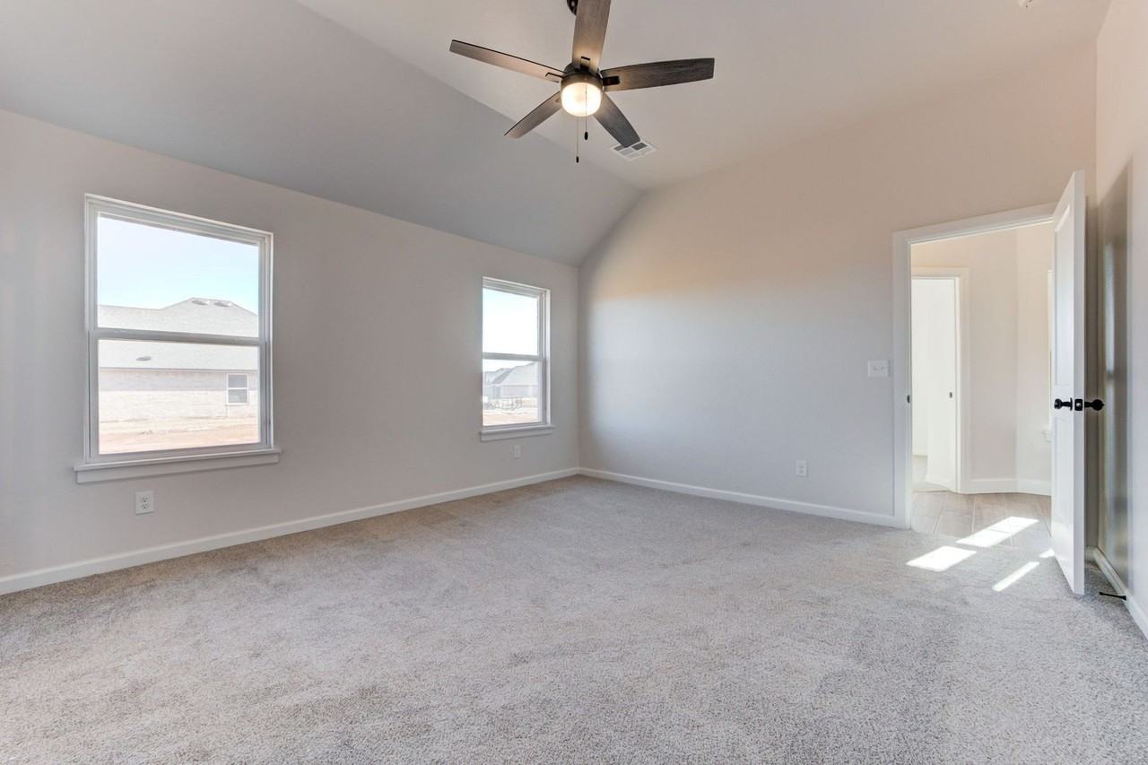 200 Firethorn Way - Photo 7 of 14