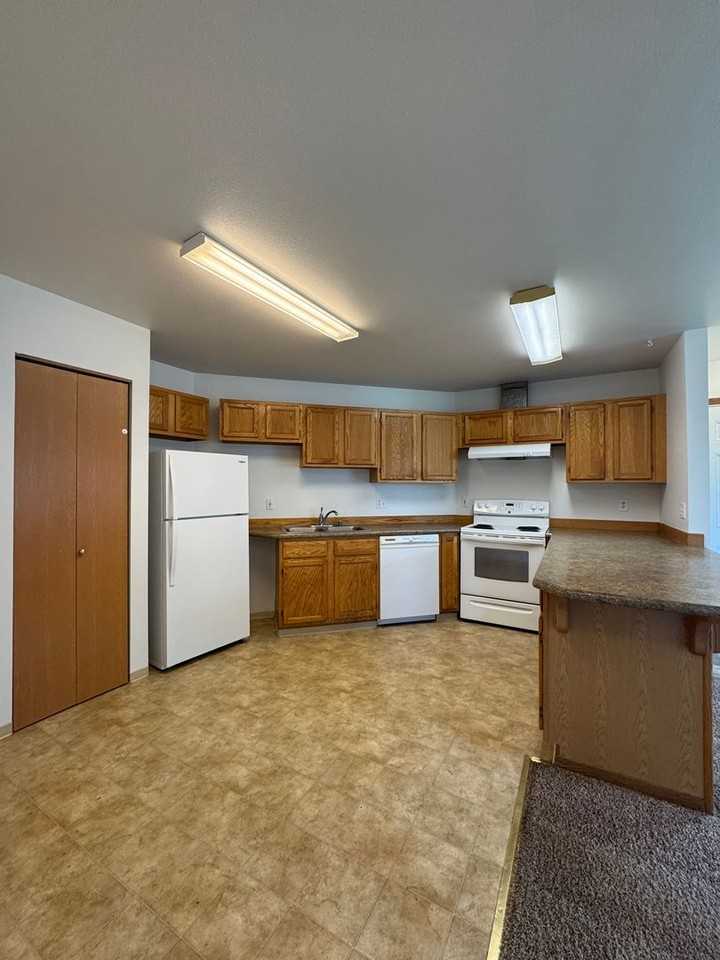 907 E White Birch Ave - Photo 5 of 15