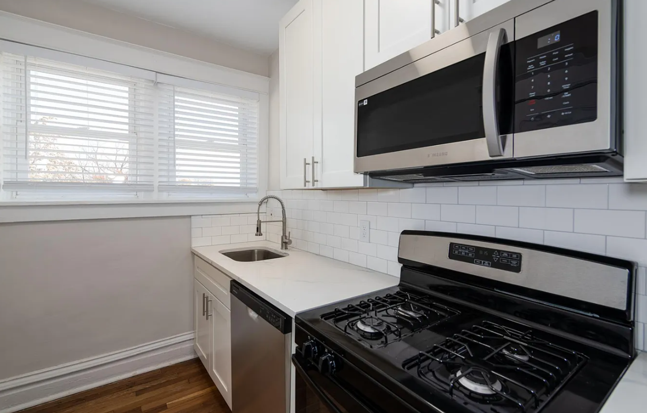 7389 Maple Ave - Photo 3 of 14