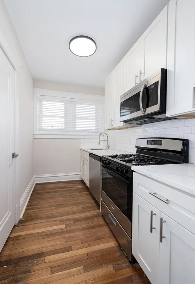 7389 Maple Ave - Photo 5 of 14