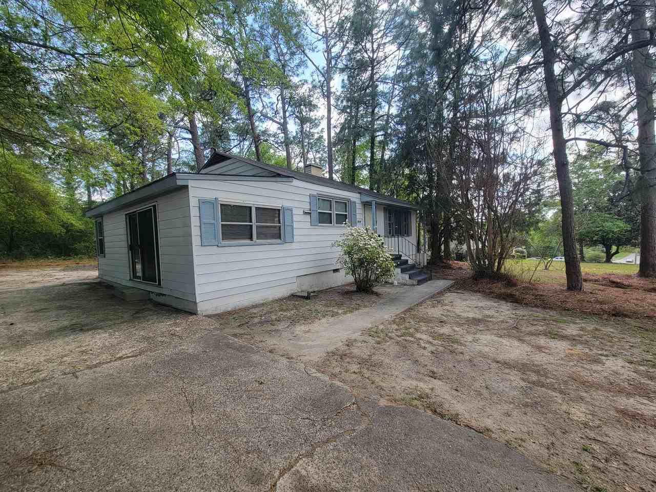 2826 Thomas Ln - Photo 3 of 21