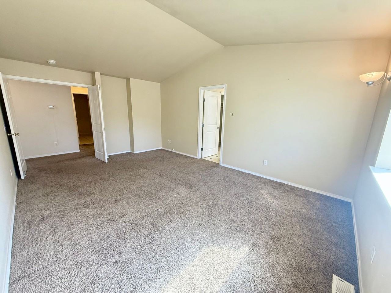 608 W 16th Ave - Photo 4 of 8