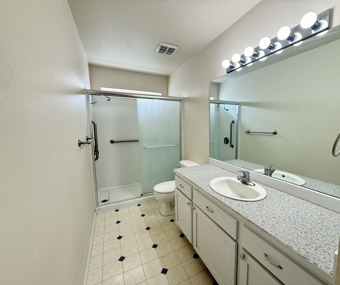 608 W 16th Ave - Photo 7 of 8