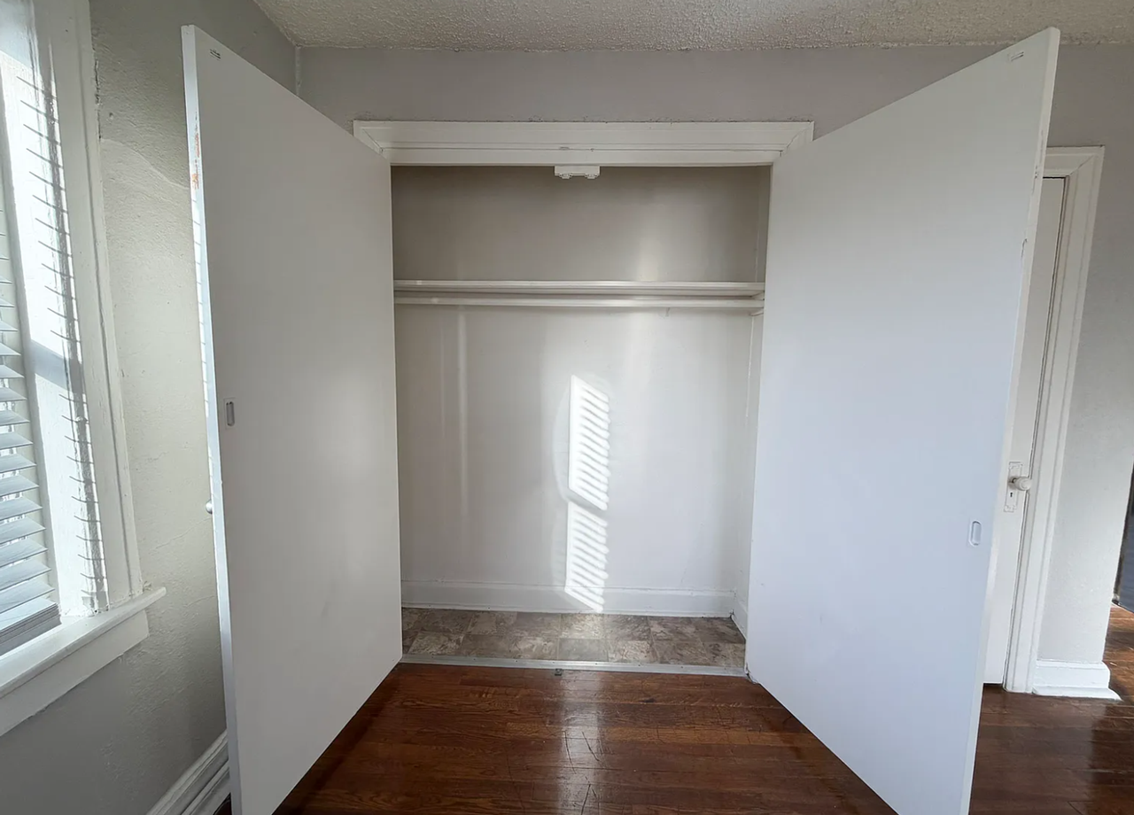 Brentwood Plaza KC - Photo 7 of 12