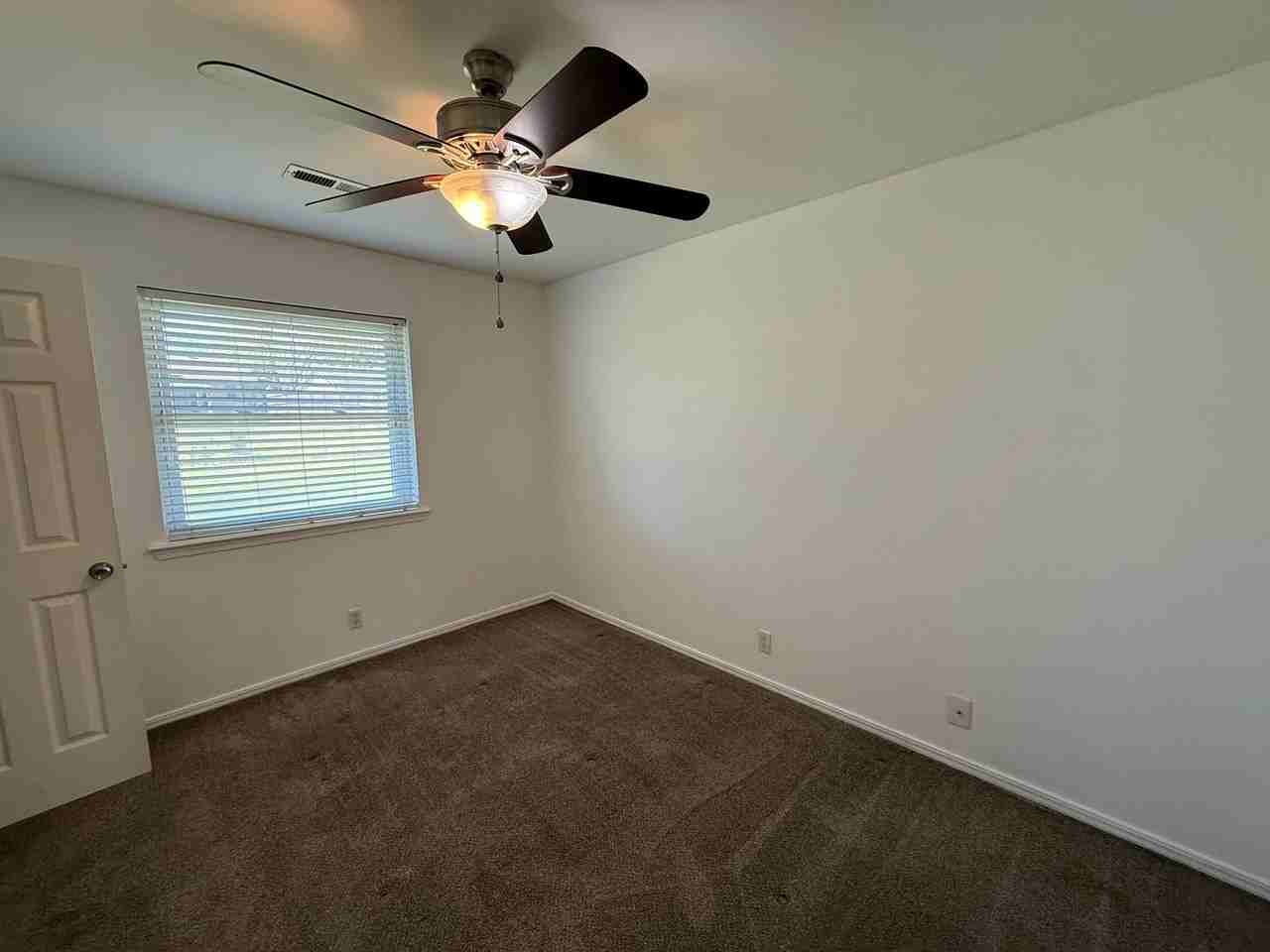 1660 S Redbud Pl - Photo 4 of 19