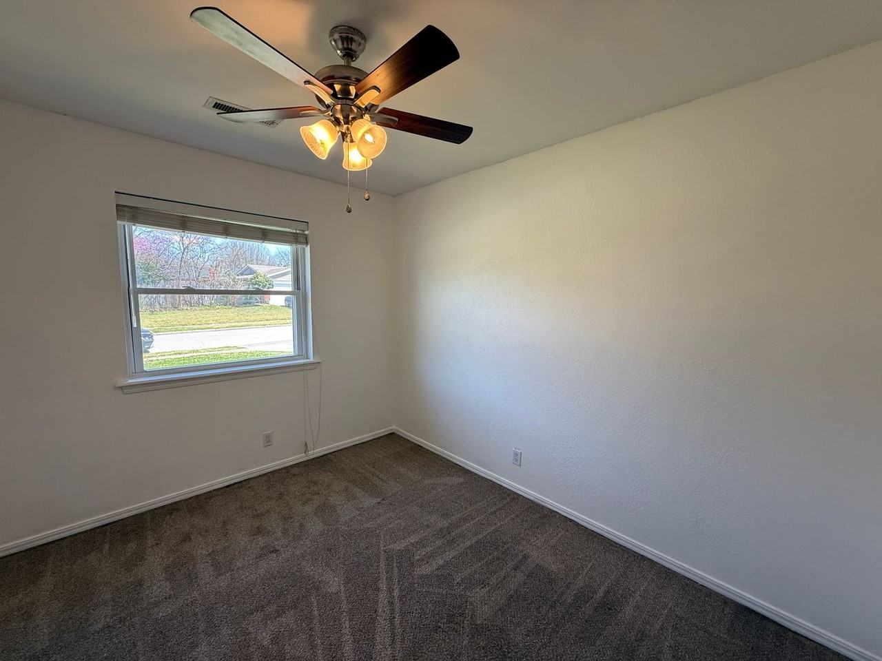 1660 S Redbud Pl - Photo 6 of 19