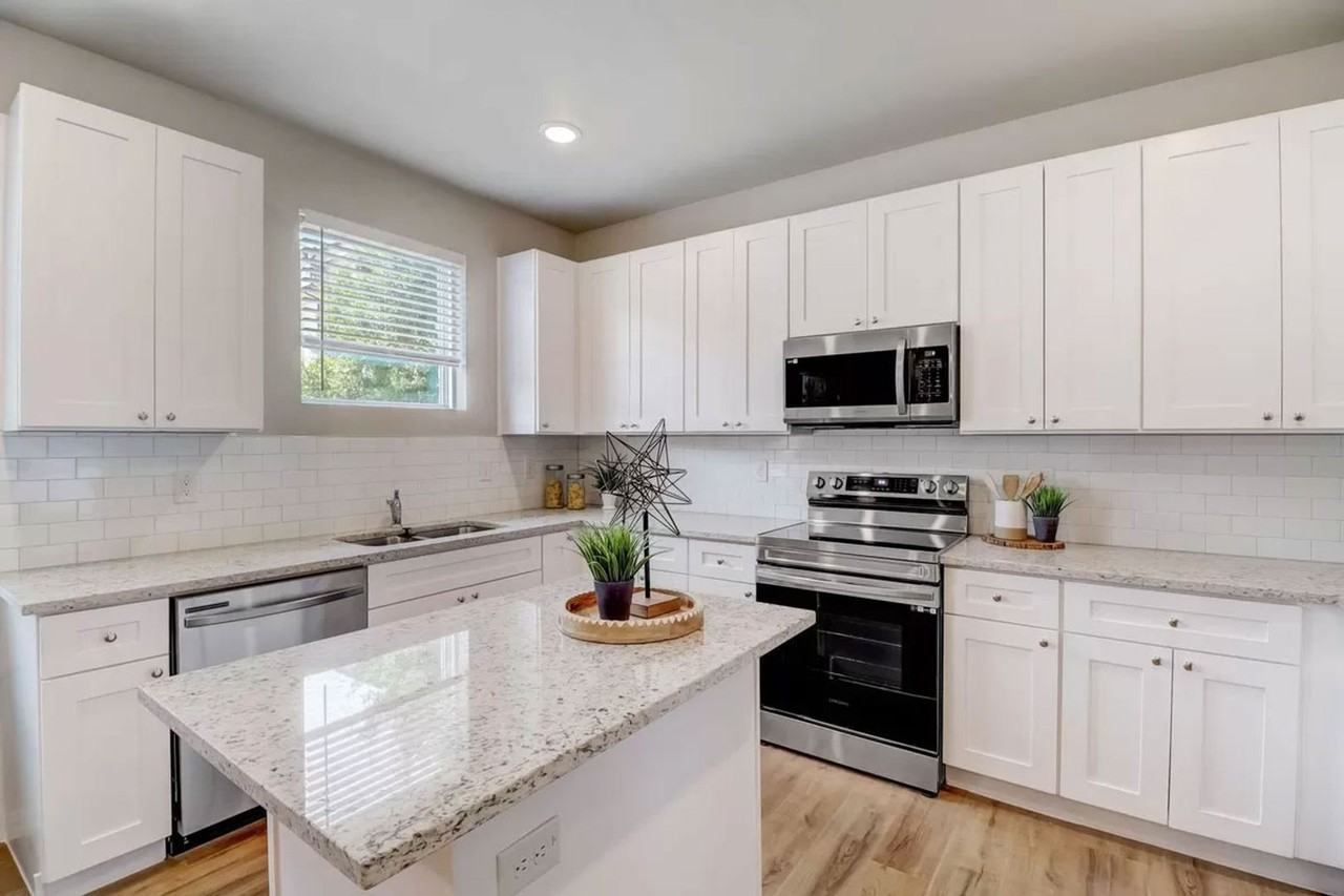 1201 Silver Ln - Photo 2 of 18