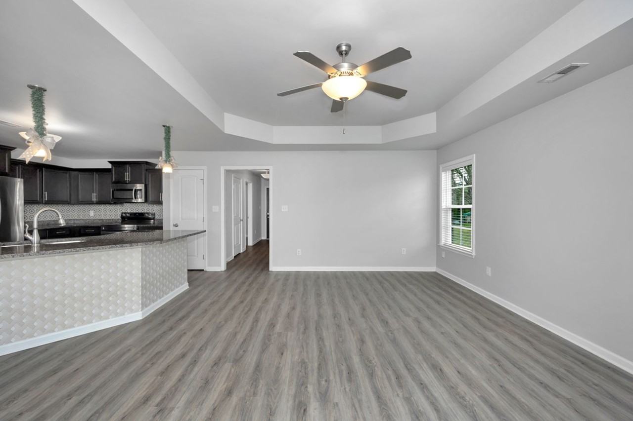 22637 Quarry Rd - Photo 6 of 29