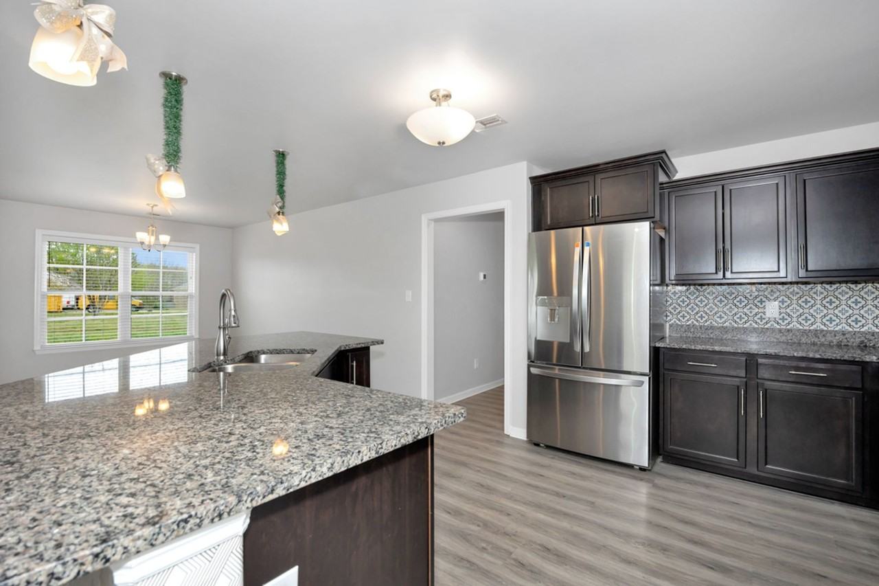 22637 Quarry Rd - Photo 7 of 29