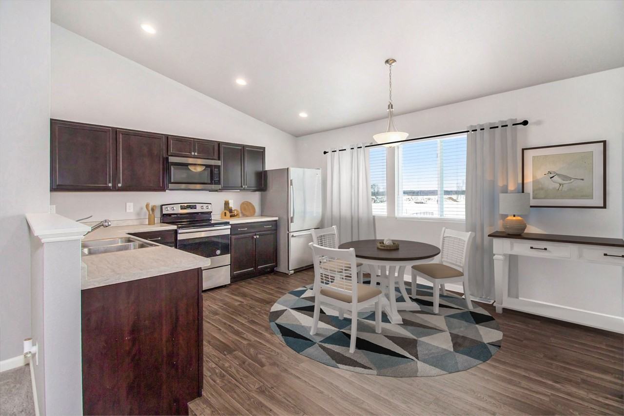 7689 Courtyard Pl - Photo 5 of 12