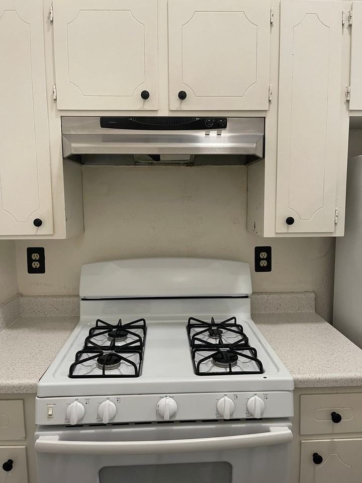 1502 Pine St - Photo 4 of 10