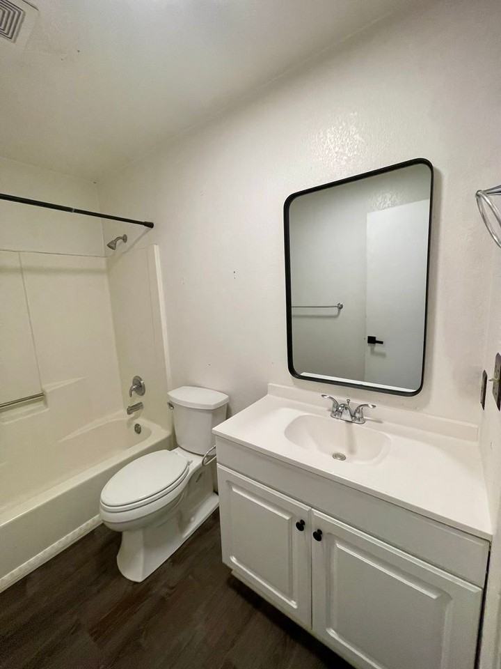 1502 Pine St - Photo 6 of 10