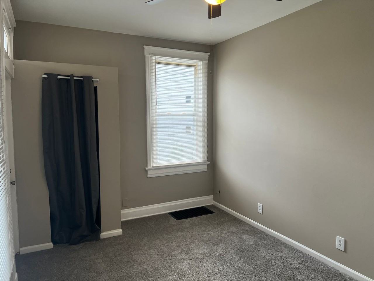 3643 West Eighth Street - Photo 6 of 23