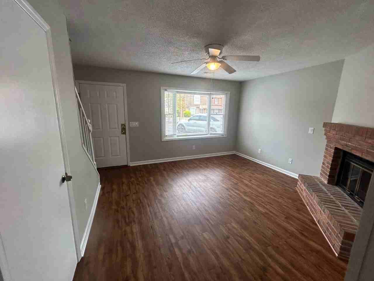 940 Glenn St - Photo 2 of 29