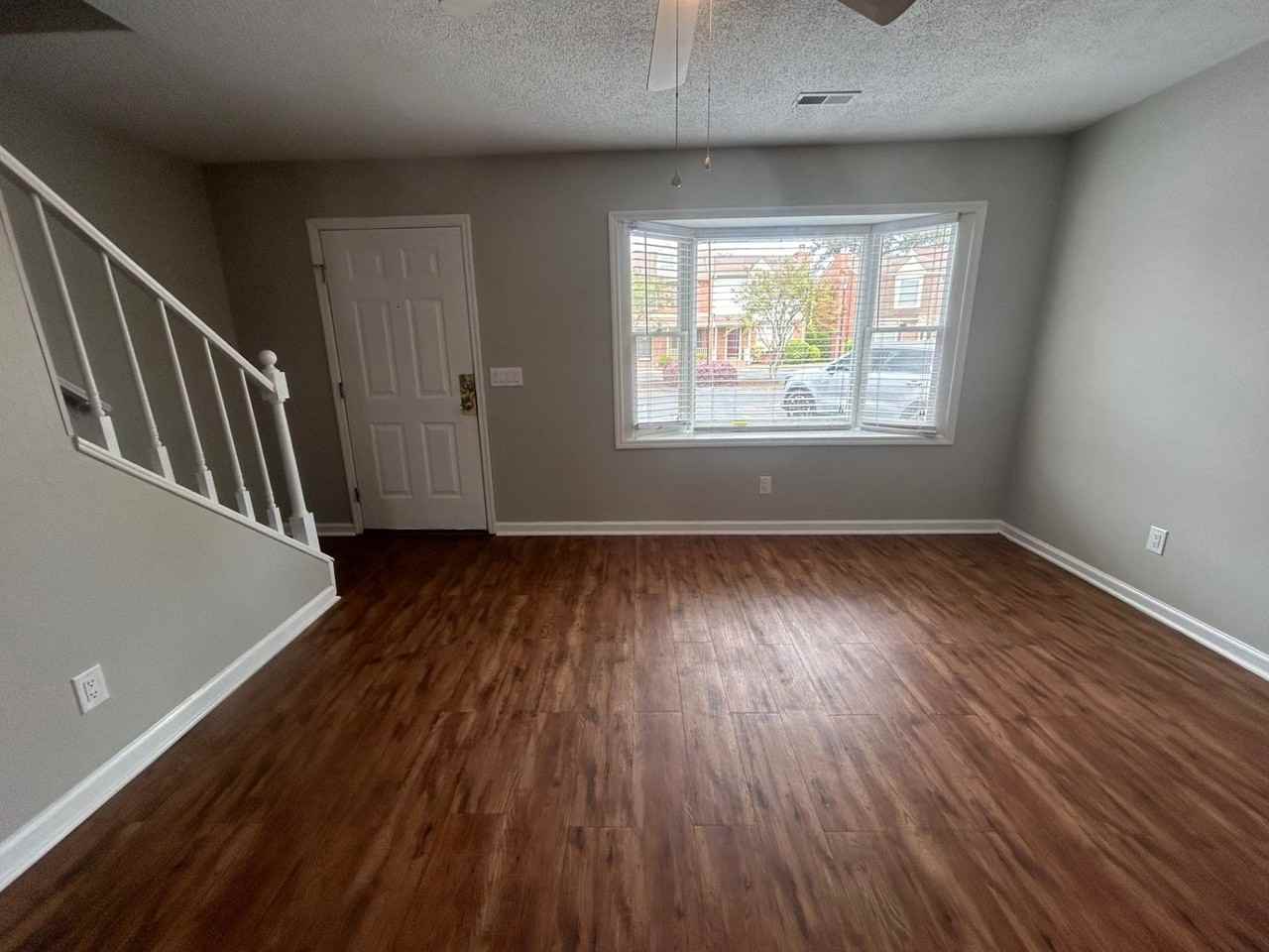 940 Glenn St - Photo 6 of 29