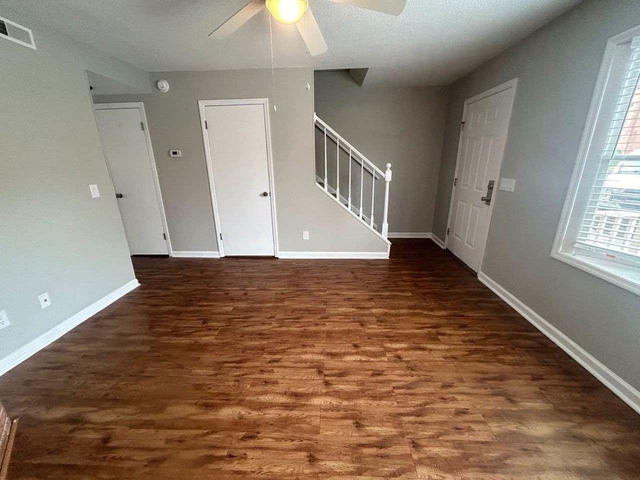 940 Glenn St - Photo 7 of 29