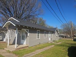 featured image of 121 1/2 S Center Ave