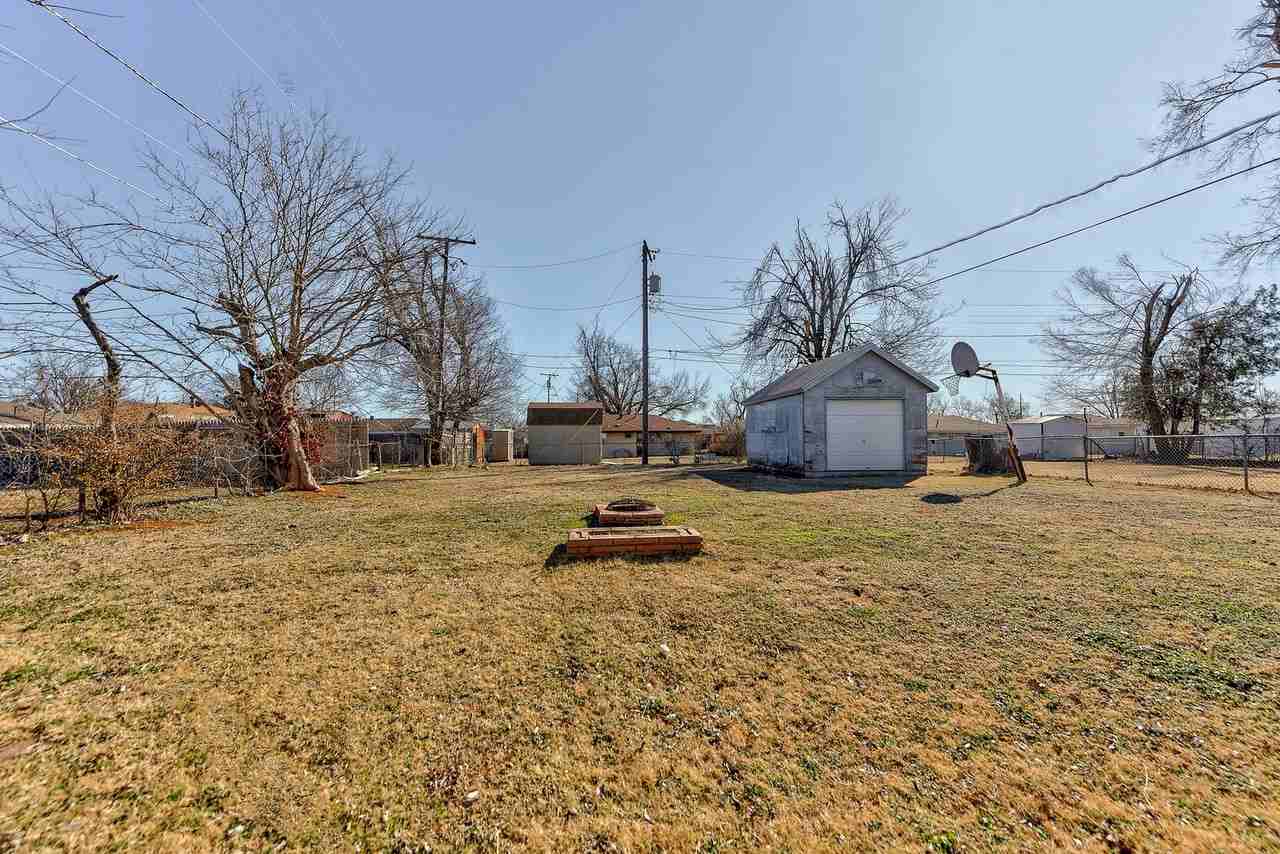 2144 Pearson Dr - Photo 4 of 40