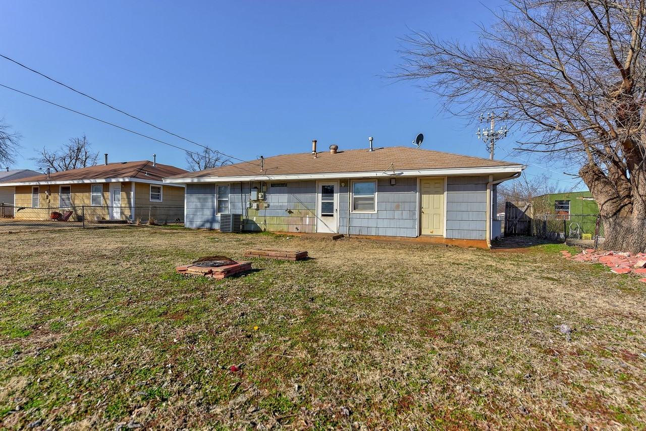 2144 Pearson Dr - Photo 5 of 40