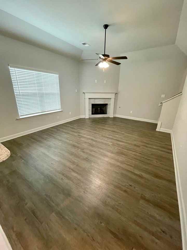 1309 Benjamin Harrison Dr - Photo 2 of 15