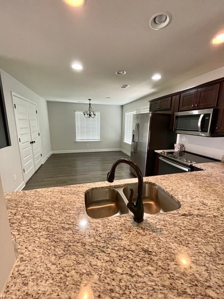 1309 Benjamin Harrison Dr - Photo 4 of 15