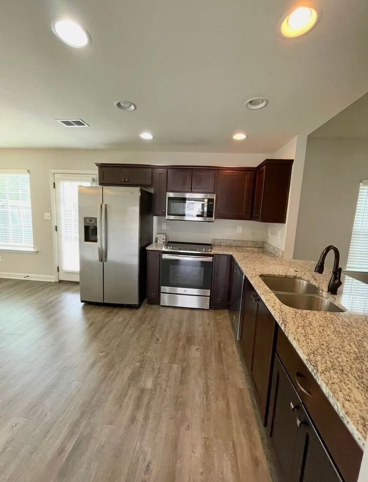 1309 Benjamin Harrison Dr - Photo 5 of 15