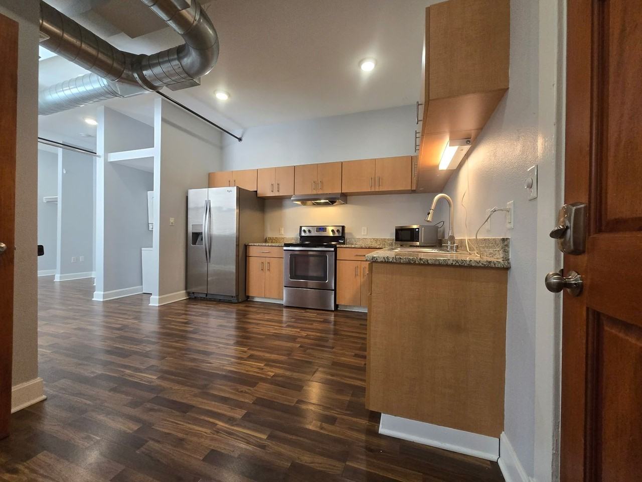 302 W Commercial St #206F - Photo 4 of 10