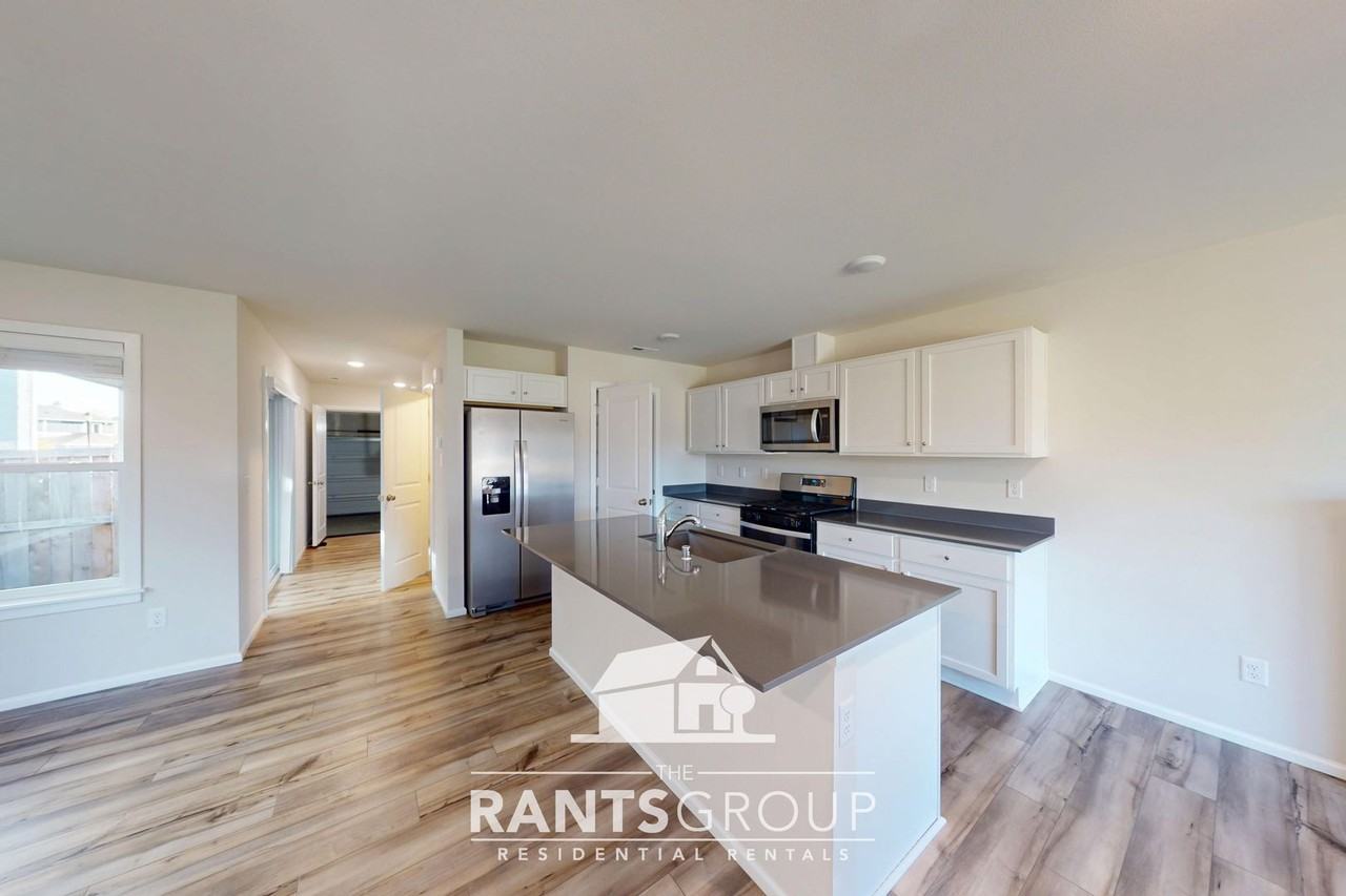 2614 Mayes Rd Se - Photo 5 of 36