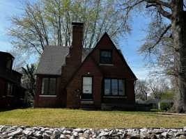 featured image of 751 S Saint James Blvd